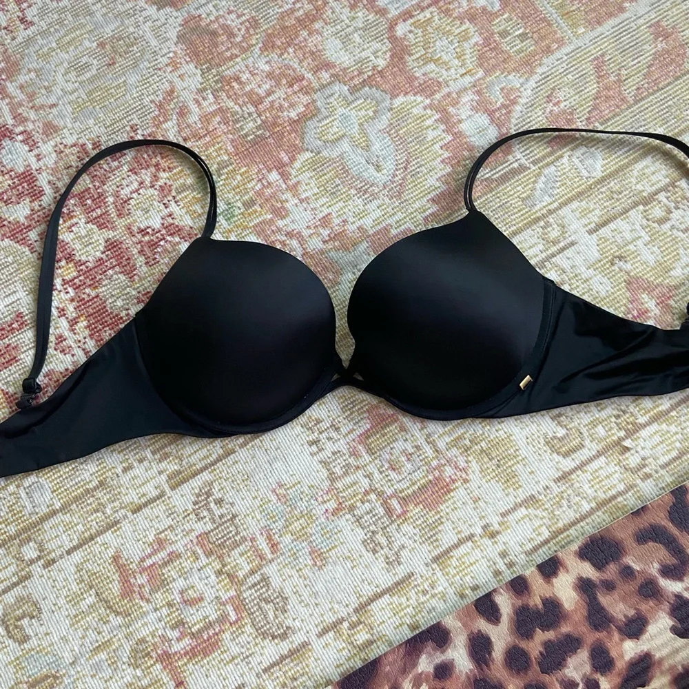 Victorias Secret Black Very Sexy Push Up 34DD - Picture 2 of 9